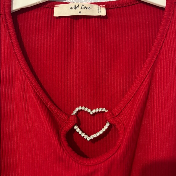 Red Fitted Sleeveless Embellished Tank Top - Picture 2 of 3